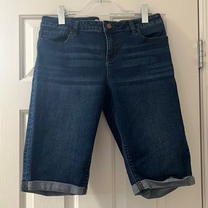 New York & Company Stretchy “Below the Knee” shorts, Size 12, 12” inseam.
